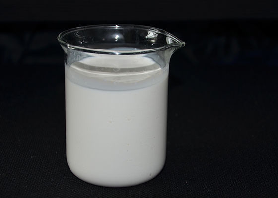 白い乳剤有機性ポリマーJHDA大きい分子保持の排水は38%を助ける